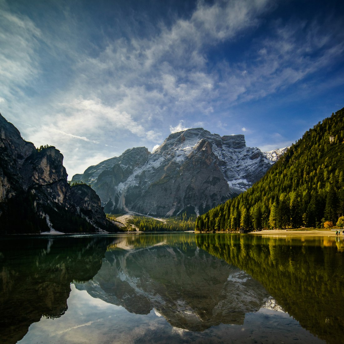 为什么很多领导的微信头像都是山水风景？︰(领导微信头像用什么好)