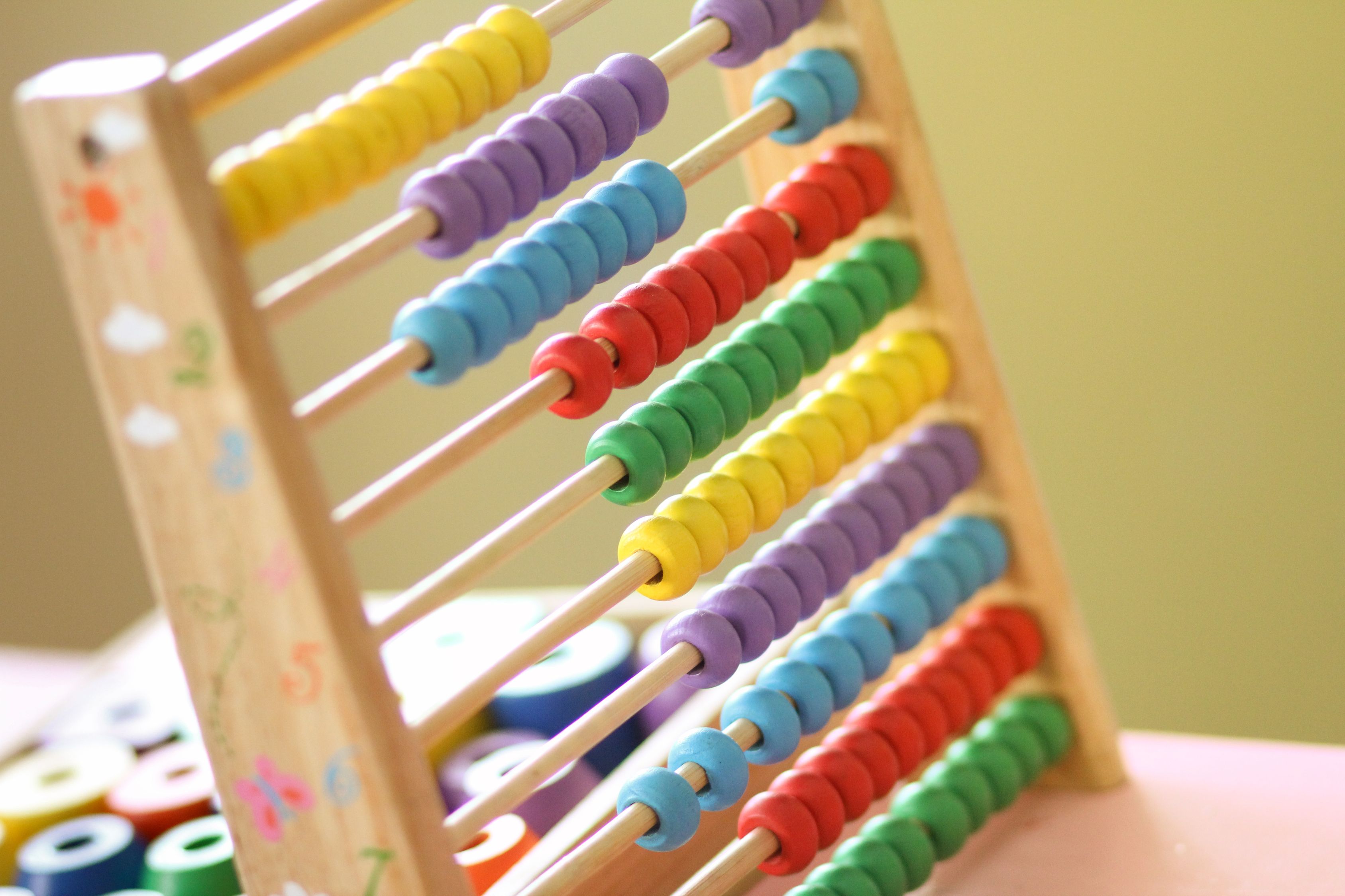 小学四年级数学《大数的认识》知识点︰(小学四年级数学大数的认识教学视频) 小学四年级数学《大数的认识》知识点︰(小学四年级数学大数的认识教学视频)