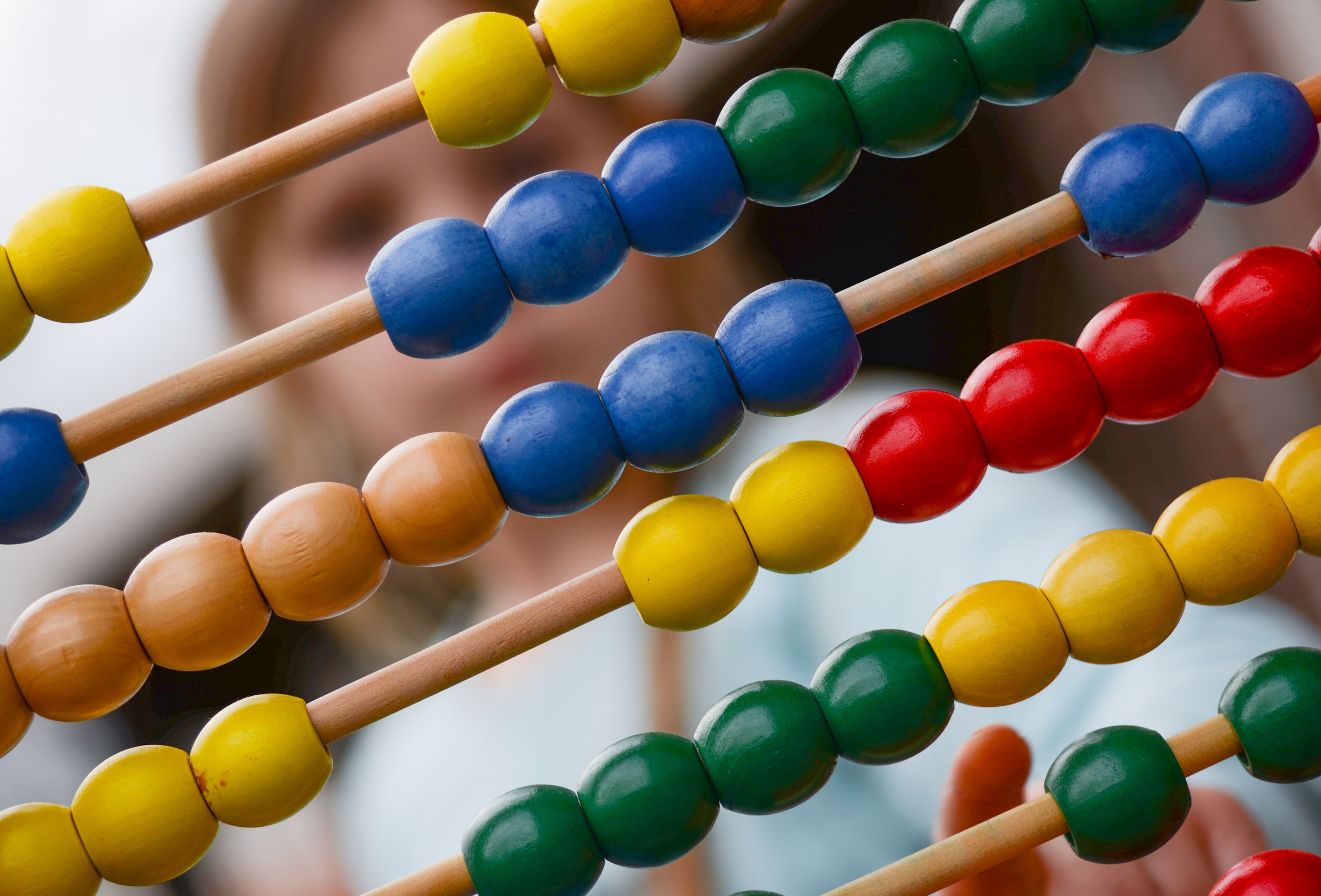 【六年级上册数学简便计算有什么技巧？/六年级数学上册简便计算方法】