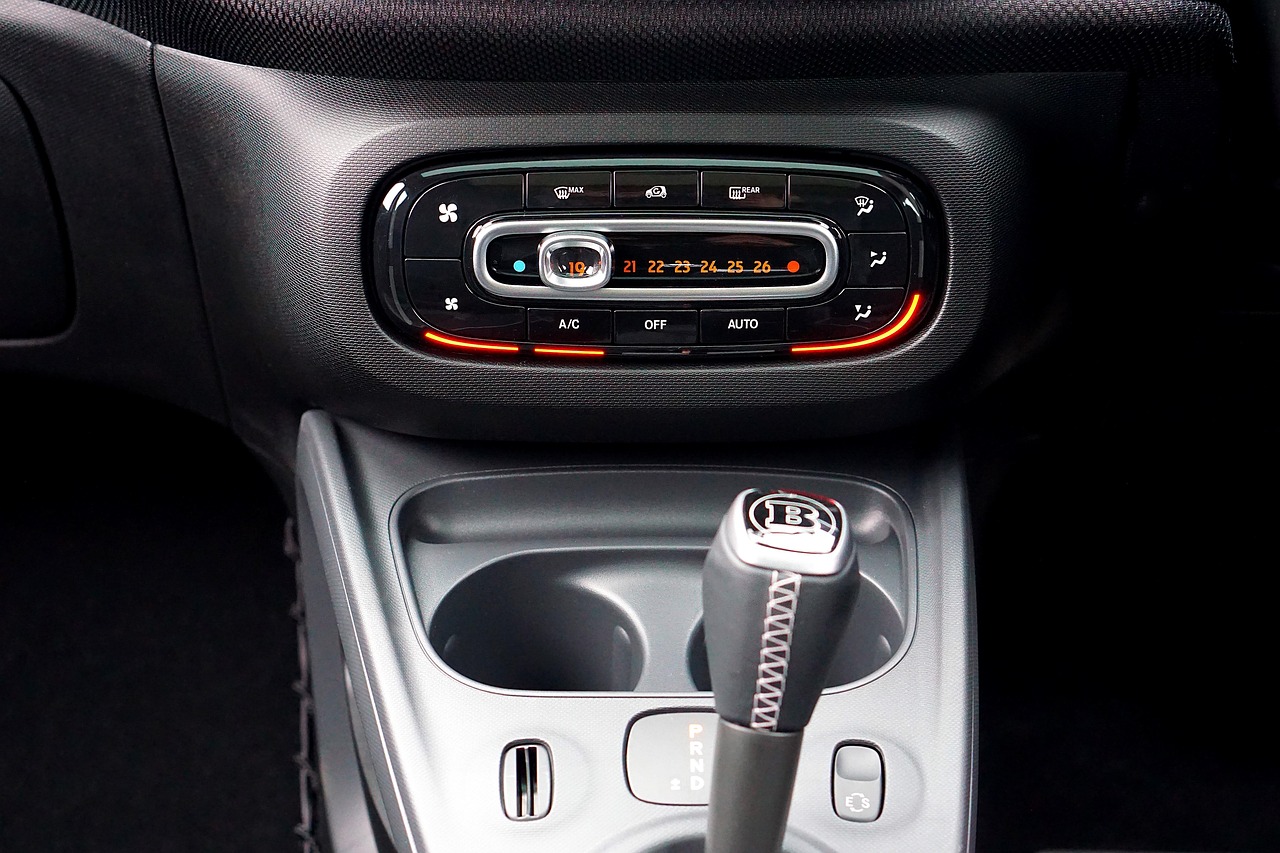 汽车仪表盘出现“BRAKE	”是什么意思？-汽车仪表brake灯亮是什么