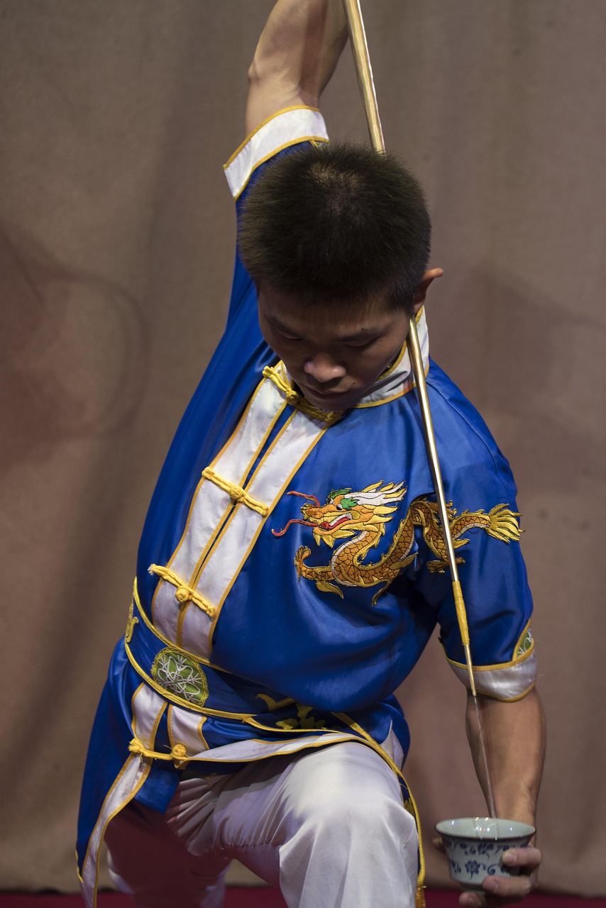 .中国汉族的传统服饰的来历和特色是什么-.汉族的民族服饰特点 .中国汉族的传统服饰的来历和特色是什么-.汉族的民族服饰特点